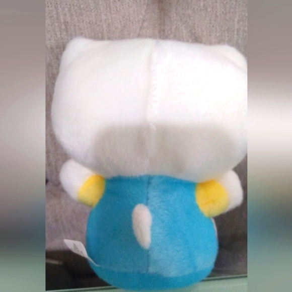 Hello Kitty plush - Picture 3 of 9